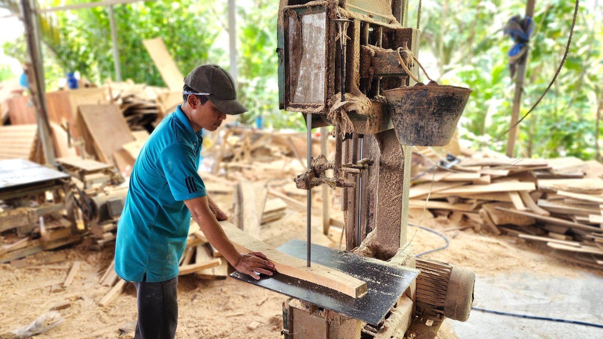 Representatives from some localities propose policies to encourage entrepreneurship and attract young people to develop in the field of agriculture. Photo: Kim Anh.