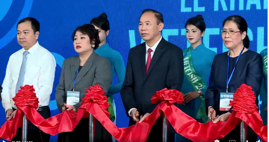 Dignitaries getting ready for the opening of Vietfish 2023. Photo: Son Trang.