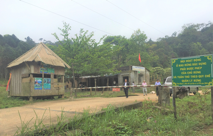 The forest gate checkpoint of the An Toan Special-Use Forest Management Board is located right on the unique road leading into and out of An Toan commune (An Lao district, Binh Dinh). Photo:  V.D.T.