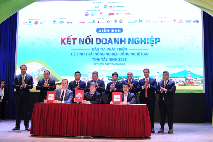 Forum to connect businesses to invest and develop a high-tech agricultural ecosystem in Tay Ninh province in 2023.