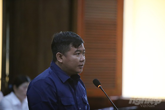 Bị cáo Phạm Thanh Tuấn, cựu Trưởng Công an phường Phú Thọ Hòa, tại tòa. Ảnh: MV.