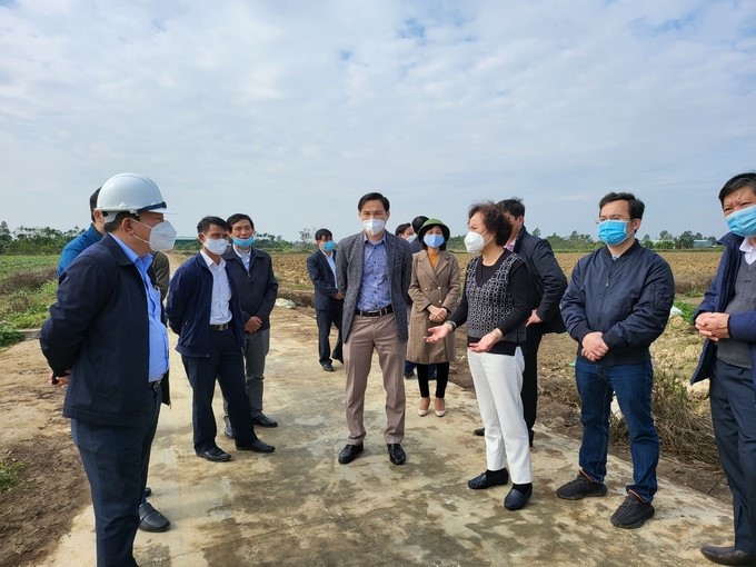 Ms. Nguyen Thi Bao Hien, General Director of the Hien Le Department, shared her enthusiasm about the project with leaders of Hai Phong City. Photo: Dinh Muoi.