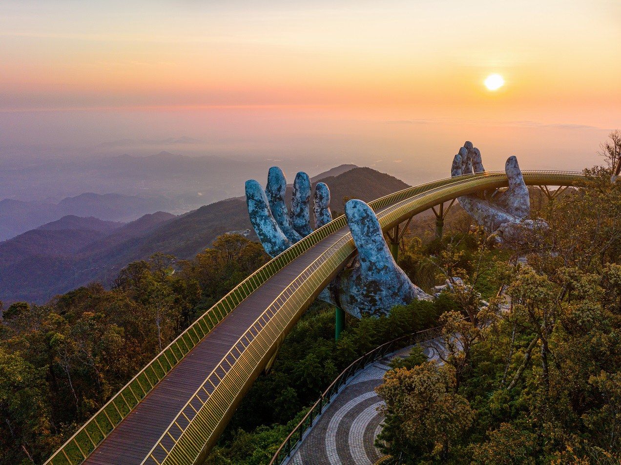 Cầu Vàng - 'hình ảnh đại diện' của du lịch Đà Nẵng. Ảnh: Sun Group.