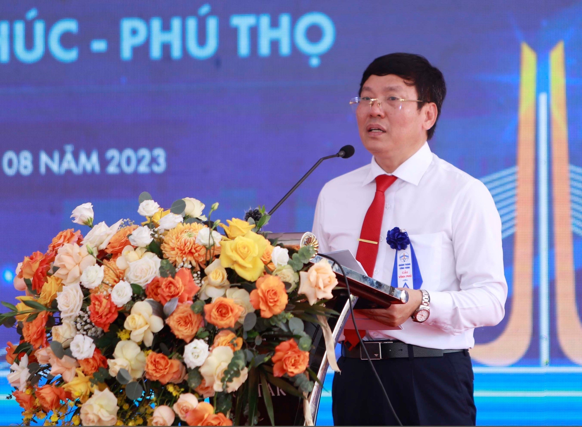 Chủ tịch UBND tỉnh Vĩnh Phúc Lê Duy Thành cho biết cây cầu về đích trước kế hoạch 4 tháng.