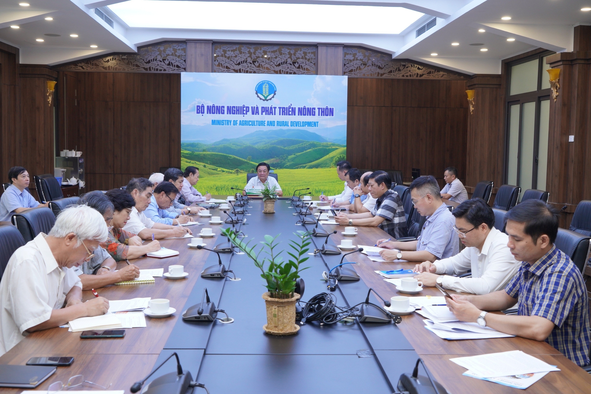 Hội Nghề cá Việt Nam kiến nghị Bộ NN-PTNT đẩy mạnh chuyển giao tiến bộ kỹ thuật trong khai thác thủy sản nhằm nâng cao hiệu quả và chất lượng sản phẩm, giảm tổn thất sau khai thác. Ảnh: Hồng Thắm.