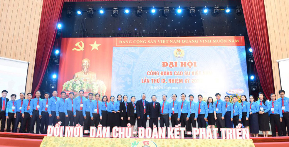 Ban Chấp hành Công đoàn Cao su Việt Nam nhiệm kỳ IX.