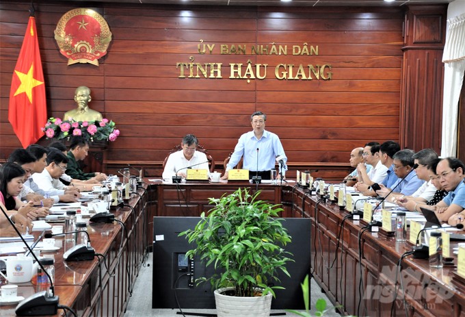 Deputy Minister of Agriculture and Rural Development Hoang Trung spoke at a meeting with leaders of the Hau Giang Provincial People's Committee on the work of preparing for the organization of the Vietnam International Rice Festival - Hau Giang 2023. Photo: Trung Chanh.
