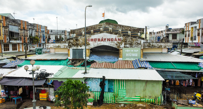 Bay Ngan market in Chau Thanh A district, Hau Giang province is often associated with the development history of Xa No canal. It was originally a large rice storage established by the French colonists in Southern Vietnam. Photo: Kim Anh.