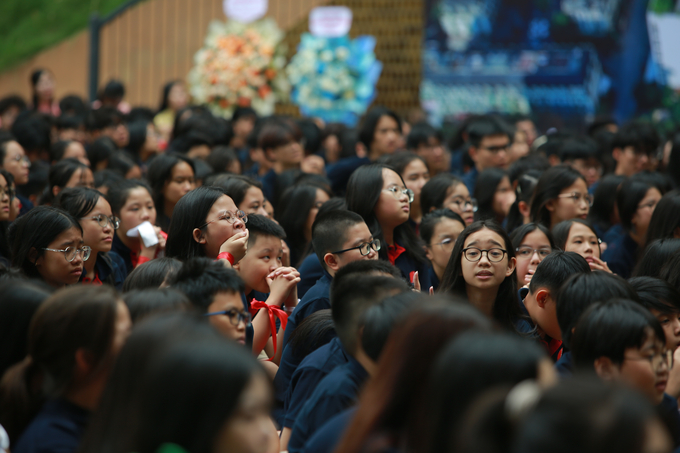 Tại Hà Nội có khoảng 2,2 triệu học sinh các cấp đi khai giảng. Đây là địa phương có số học sinh và trường, lớp nhiều nhất cả nước. Ảnh: Hùng Khang.