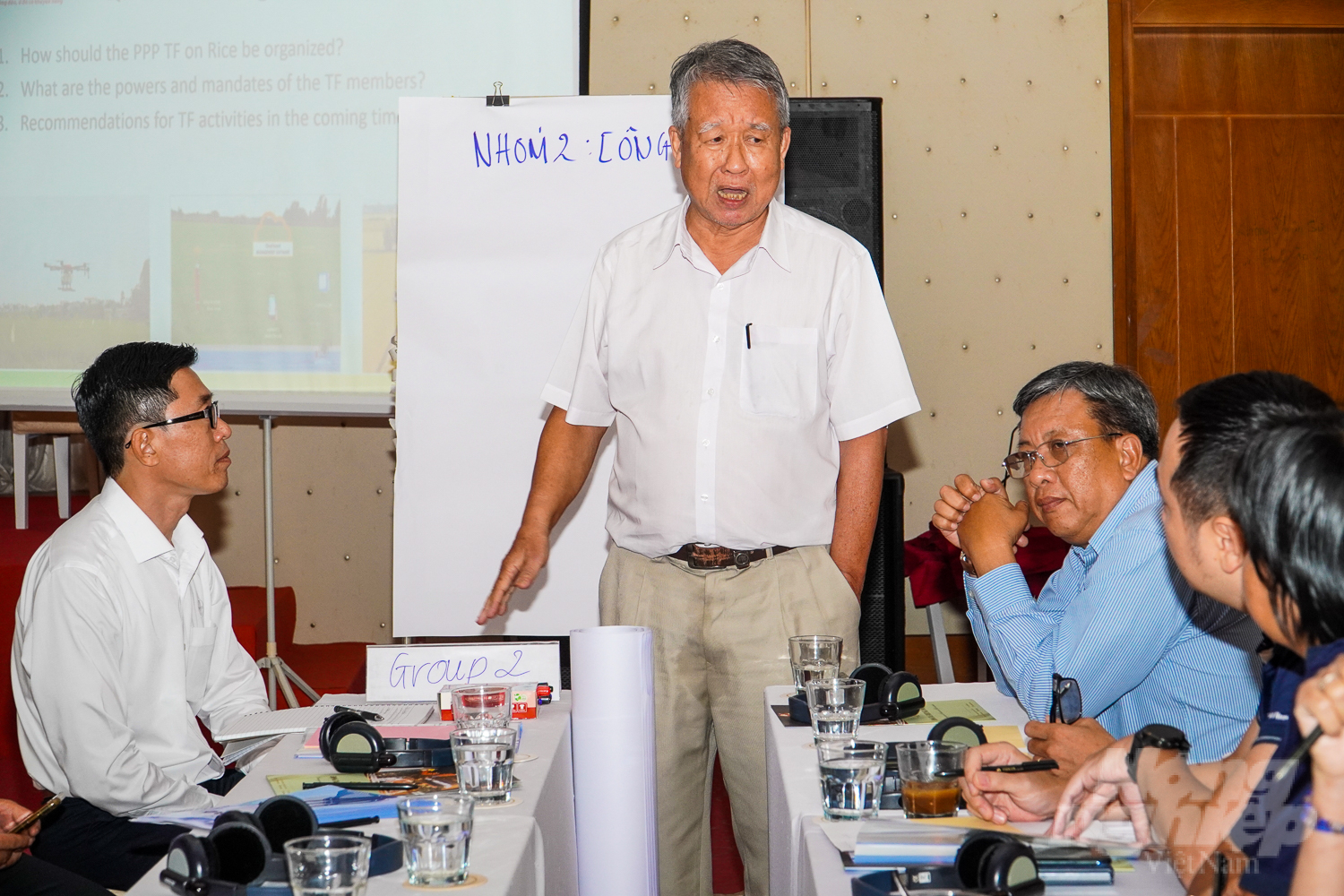 Các thành viên tham gia Nhóm đối tác công tư về lúa gạo đề xuất nội dung xây dựng kế hoạch hành động trong thời gian tới. Ảnh: Kim Anh.