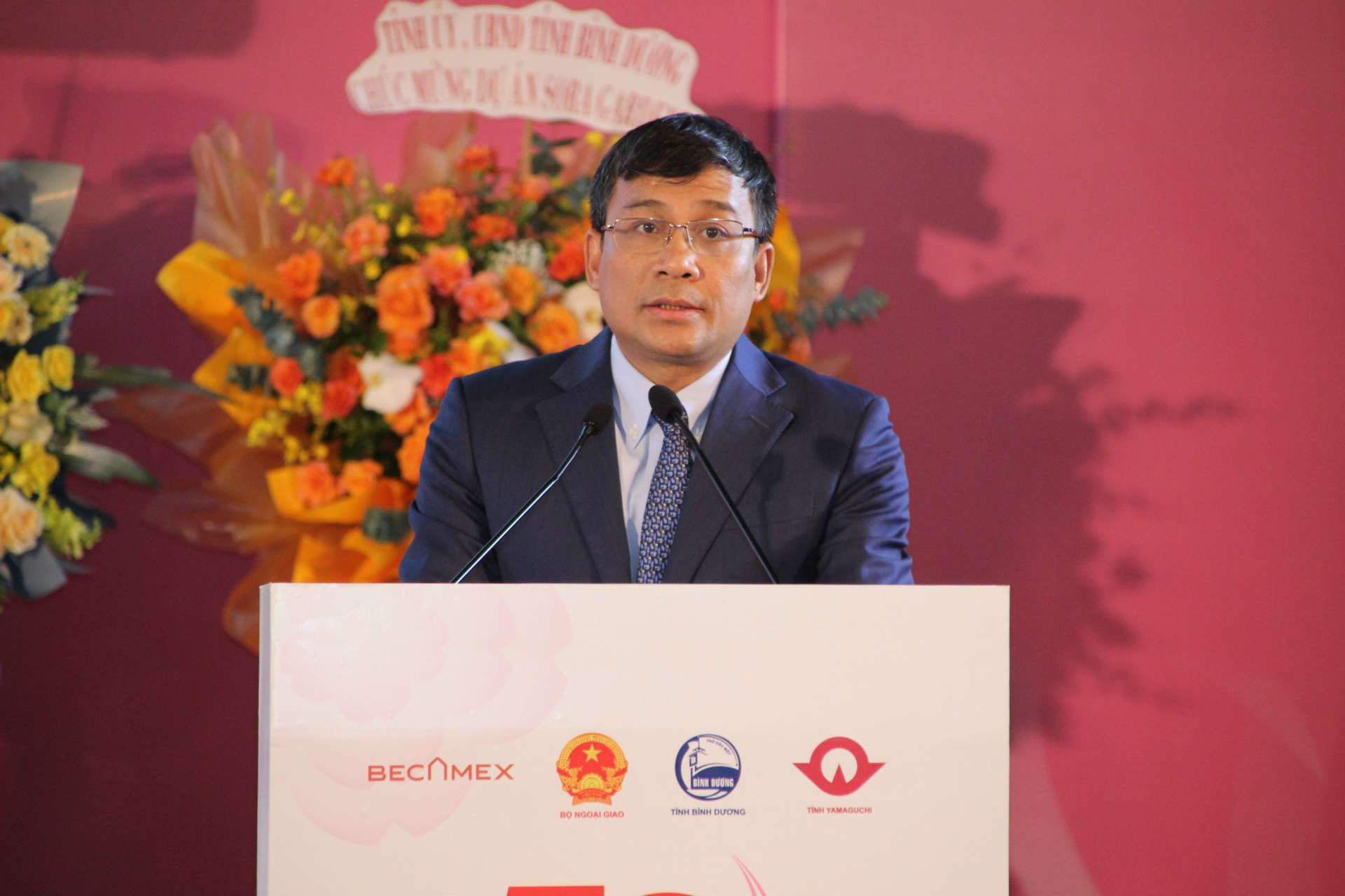Thứ trưởng Thường trực Bộ Ngoại giao Nguyễn Minh Vũ chia sẻ tại chương trình. 