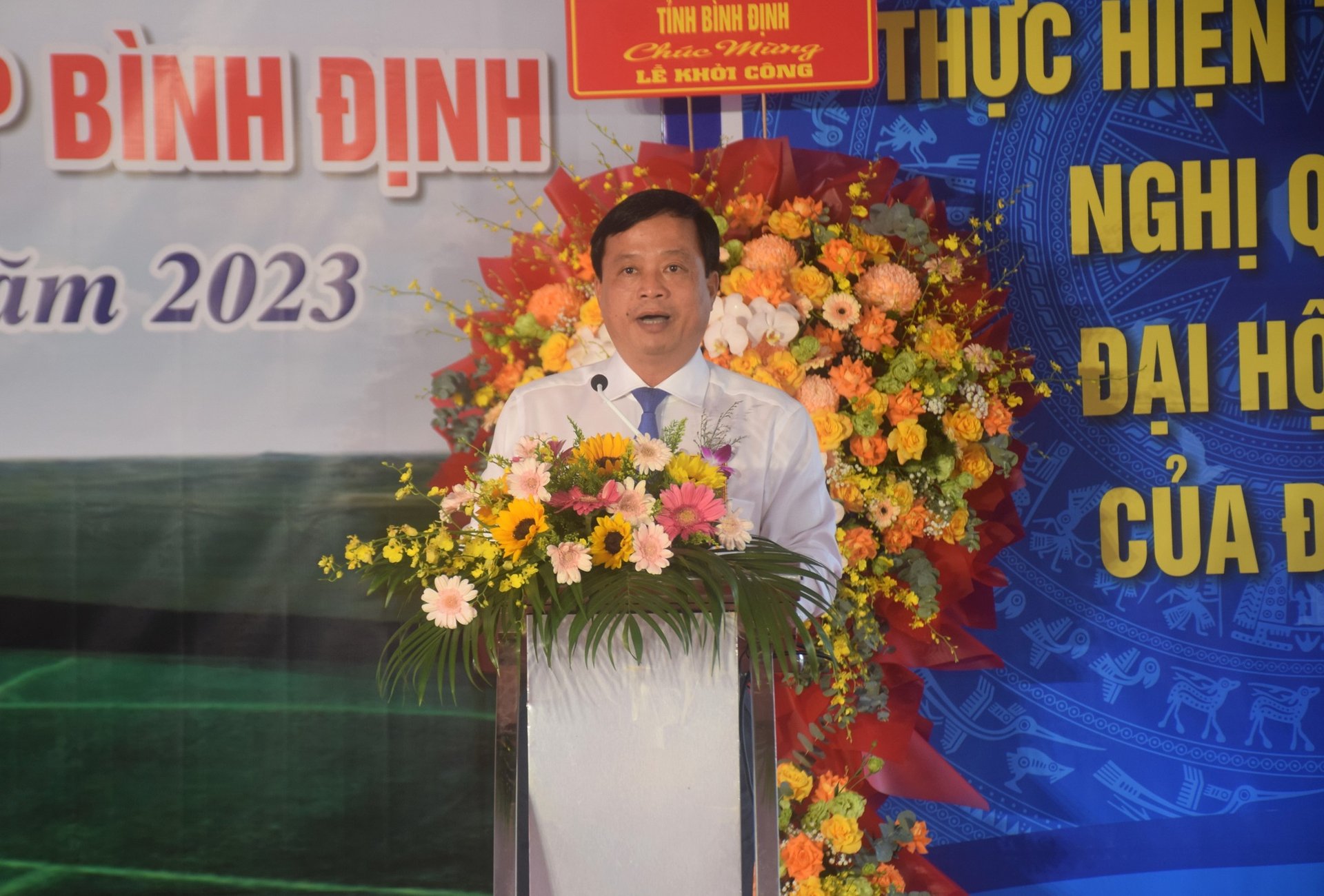 Ông Nguyễn Tuấn Thanh, Phó Chủ tịch Thường trực UBND tỉnh Bình Định, phát biểu tại buổi lễ. Ảnh: V.Đ.T.