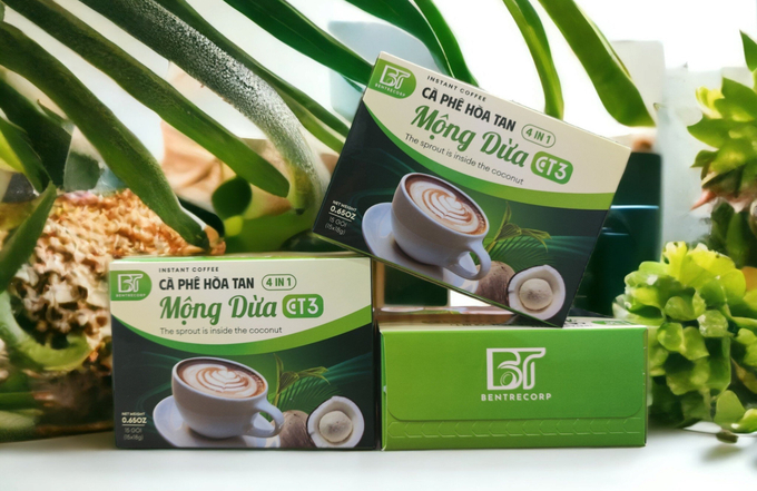 Mong Dua CT3 '4 in 1' coffee product has quickly won the hearts and acceptance of consumers. These are also solid foundations for Mong Dua coffee to reach out to domestic and international markets, forming a typical drink of the coconut land - Ben Tre. Photo: Huu Duc.