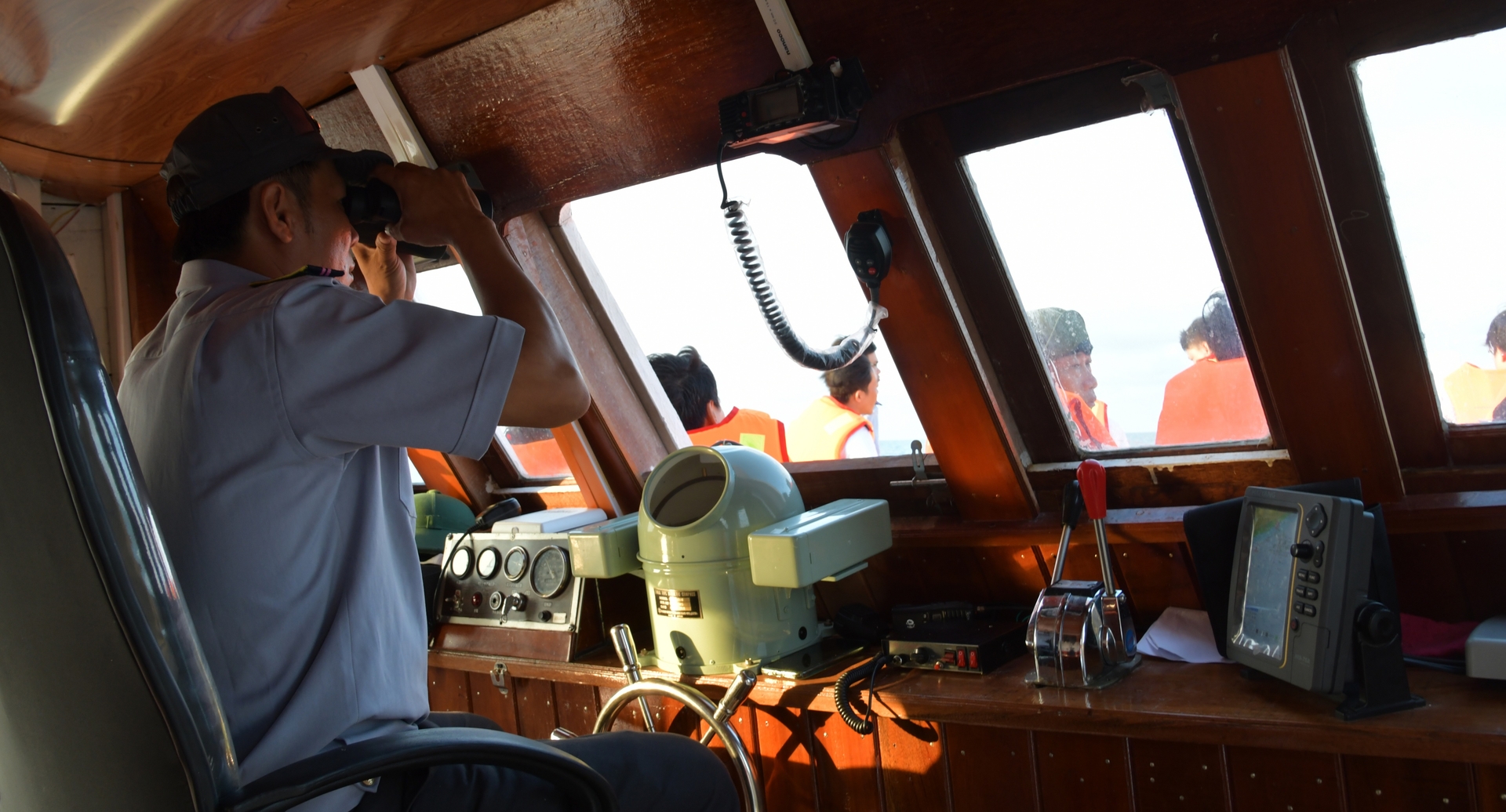 During future patrols, inspections, and control trips at sea, it is necessary to focus on fishing vessels at high risk of violating IUU fishing; vessels violating regulations on maintaining connection to the VMS system. Photo: Thanh Cuong.