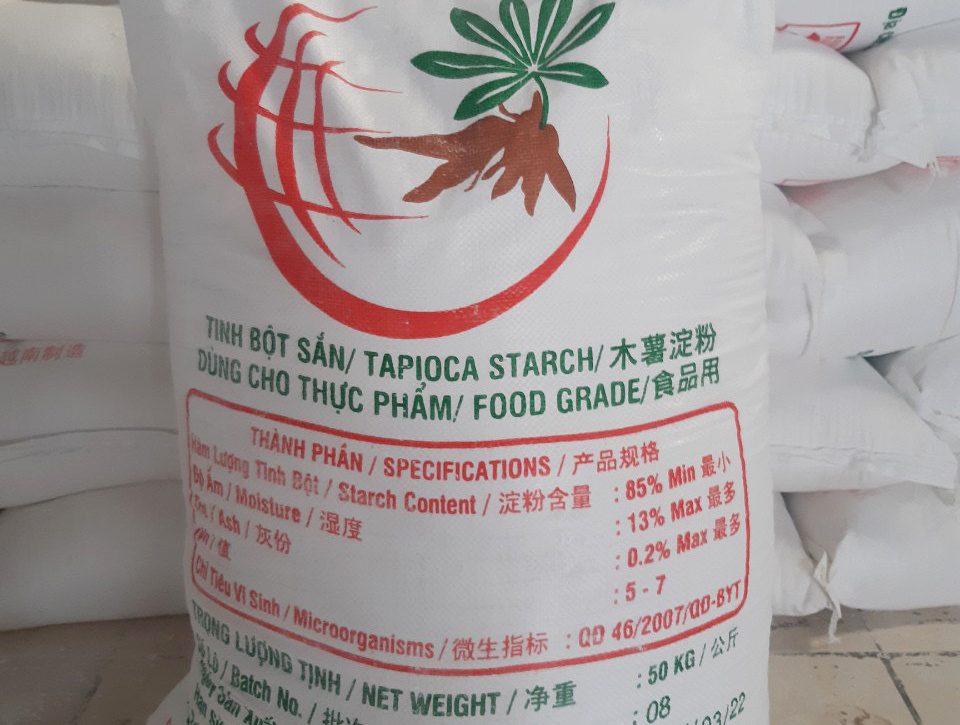 Cassava processing factories in Tay Ninh province recently increased the price of cassava starch. Photo: Son Trang.
