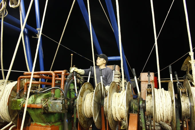 The mechanization of fishing operations has made the work of fishermen more efficient and less labor-intensive. Photo: Dinh Muoi.