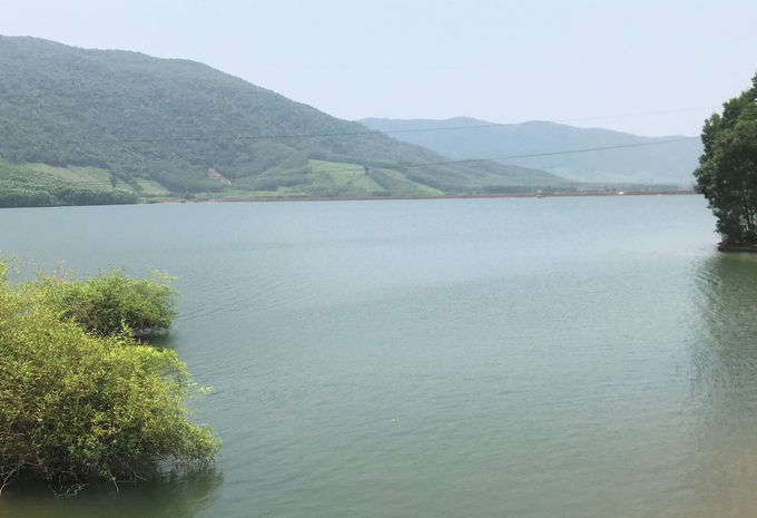 Hiện ngành chức năng Bình Định đã tổ chức kiểm tra mức độ an toàn của các hồ chứa trên địa bàn để đảm bảo an toàn hồ đập trong mùa bão lũ 2023. Ảnh: V.Đ.T.
