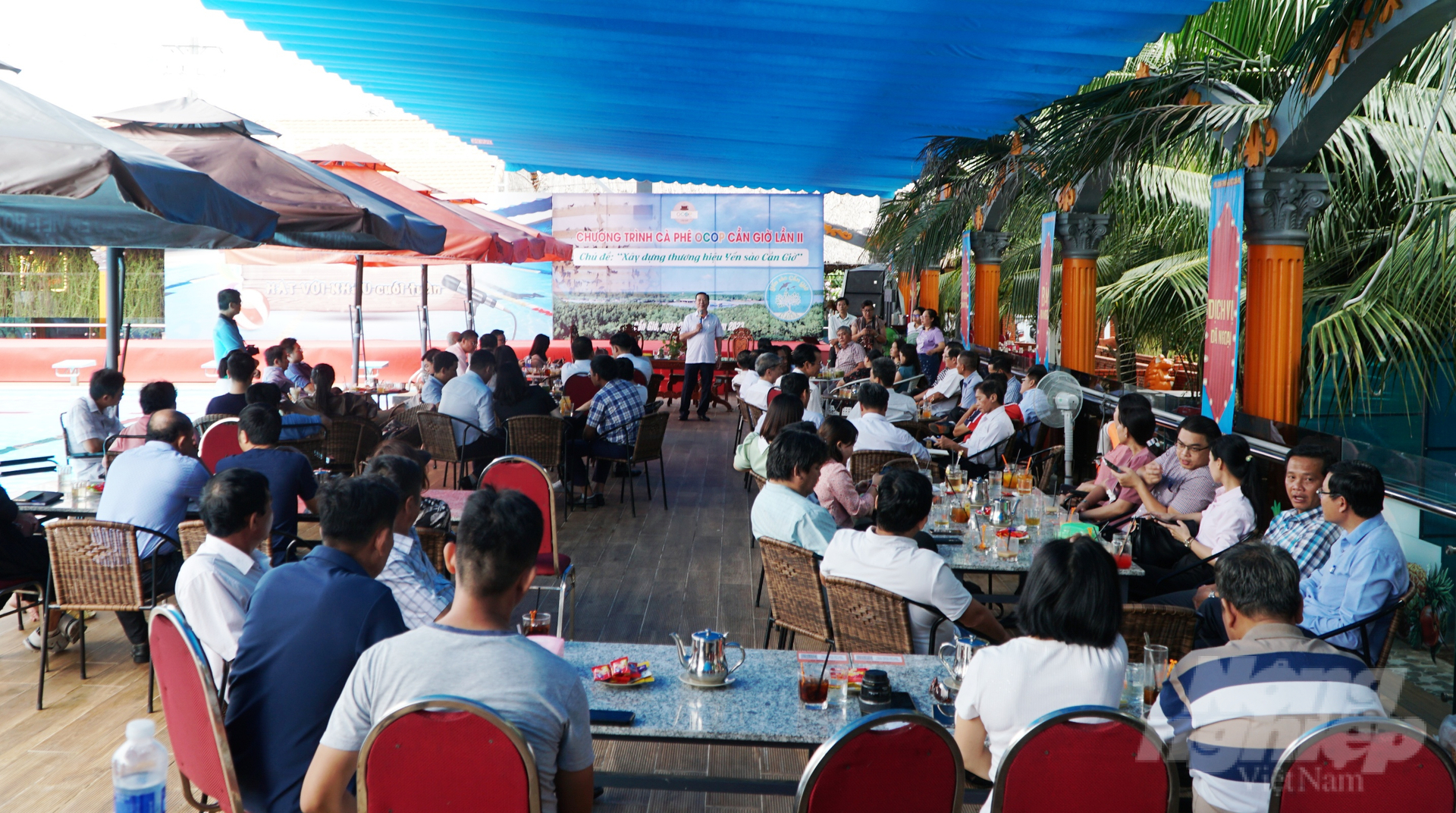 OCOP Can Gio coffee program with the theme: 'Building the Can Gio bird's nest brand' attracted more than 50 experts and businesses in the field of raising and processing bird's nest products. Photo: Le Binh.