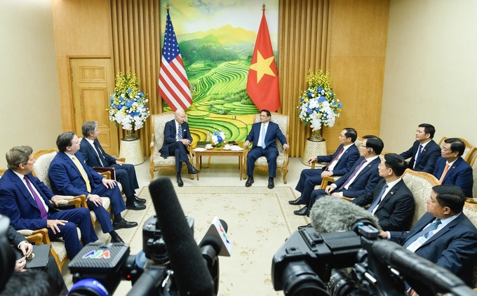 Cuộc hội kiến của Thủ tướng Phạm Minh Chính và Tổng thống Hoa Kỳ Joe Biden diễn ra trước hội nghị. Ảnh: Tùng Đinh.