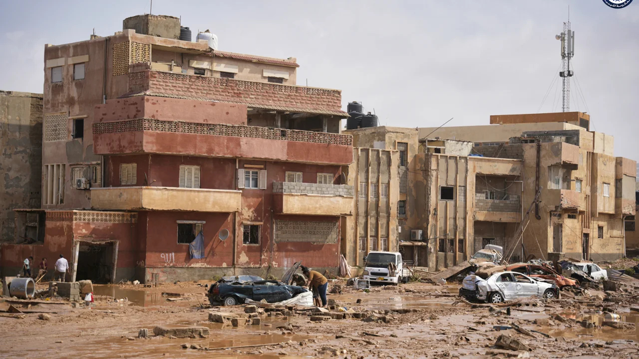 Thành phố Derna bị tàn phá sau trận lũ hôm 11/9. Ảnh: AP.