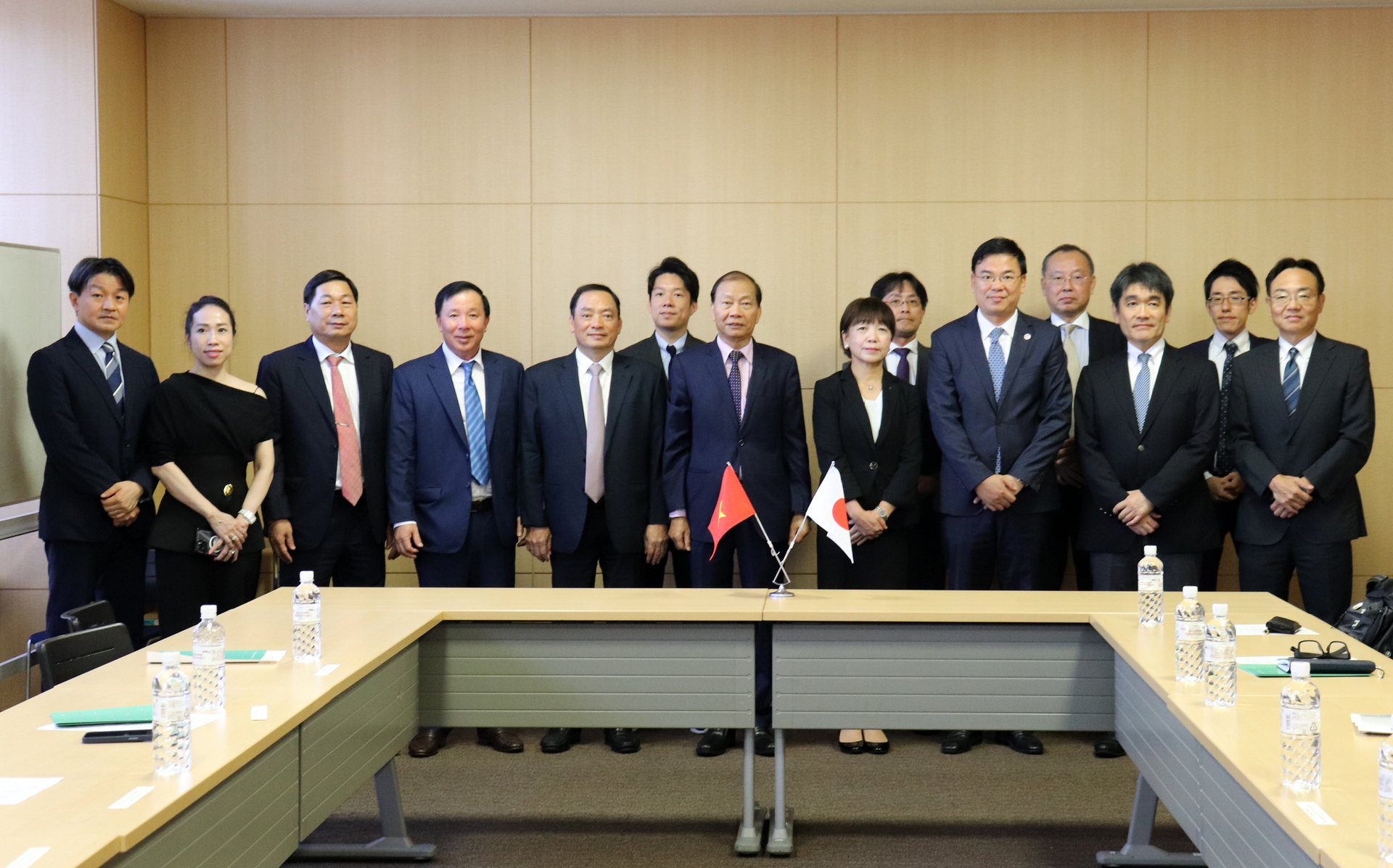 The Long An Provincial delegation attended the 2023 Vietnam - Japan Trade and Investment Promotion Forum organized by the Vietnam Chamber of Commerce and Industry (VCCI) in collaboration with various Japanese organizations.