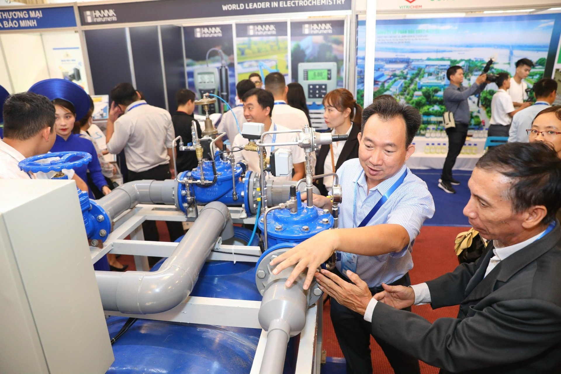 Displaying and introducing water industry science and technology at Vietnam Water Week 2022. Photo: VGP/Hoang Giang.