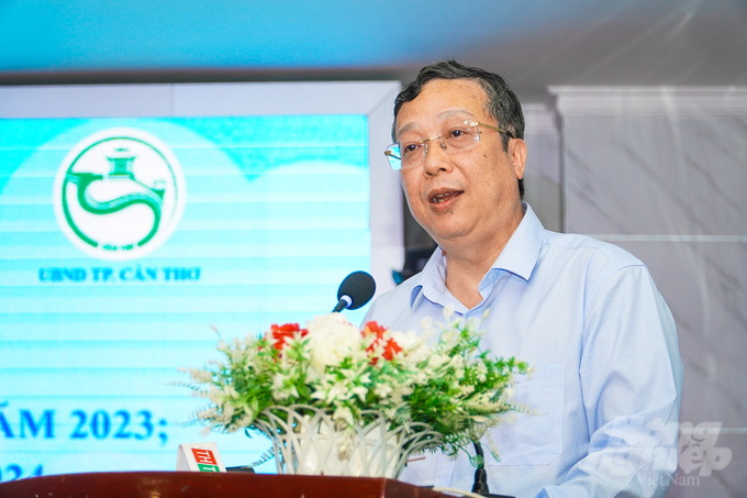 Thứ trưởng Bộ NN-PTNT Hoàng Trung đề nghị các đơn vị chuyên môn và các địa phương vùng ĐBSCL tập trung sản xuất thắng lợi vụ đông xuân 2023 - 2024. Ảnh: Kim Anh.
