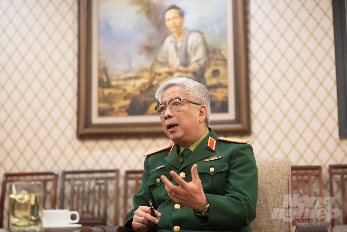 Thượng tướng Nguyễn Chí Vịnh: Công nghiệp, thương mại, dịch vụ cũng quan trọng nhưng với Việt Nam phải là nông nghiệp. Ảnh: Tùng Đinh.