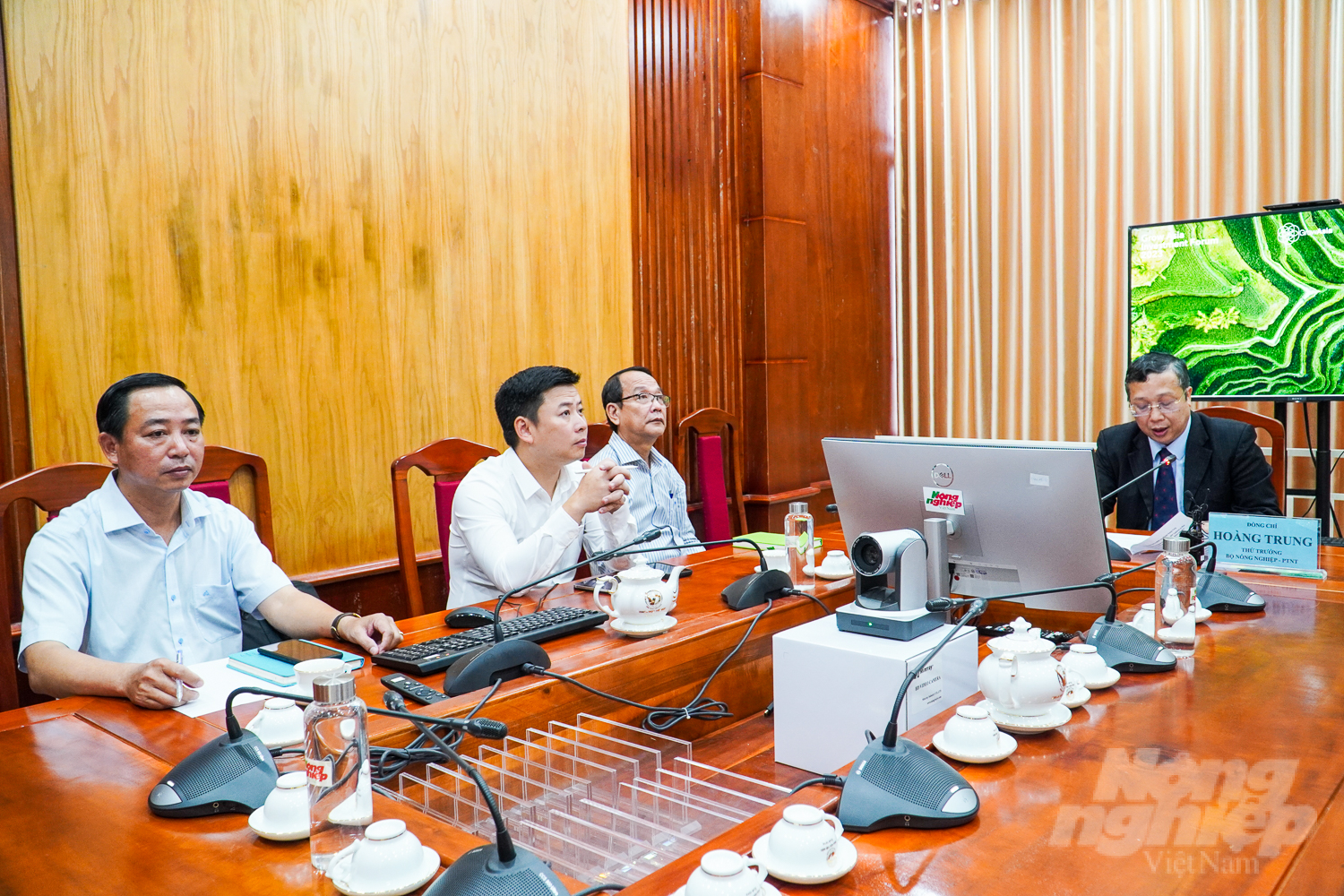 Thứ trưởng Bộ NN-PTNT Hoàng Trung chủ trì khai mạc Hội thảo đa bên về hỗ trợ nhóm công tác ngành hàng lúa gạo Việt Nam trong nỗ lực giảm phát thải. Ảnh: Kim Anh.