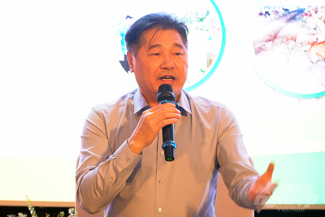 Le Quoc Thanh, Director of the National Agricultural Extension Center, spoke at the forum. Photo: Vo Dung.