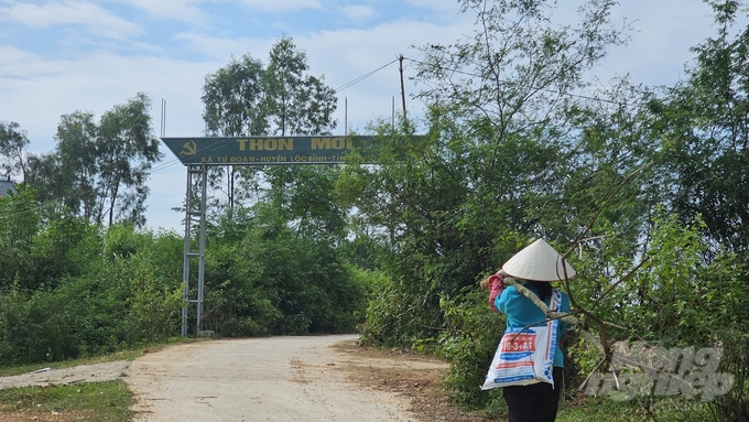 Theo giới buôn lậu ở Lạng Sơn, đây là cung đường vận chuyển gà lậu qua thôn Pò Qua (xã Tú Đoạn để lên Tú Mịch, theo đường Na Dương về huyện Lục Ngạn, tỉnh Bắc Giang).