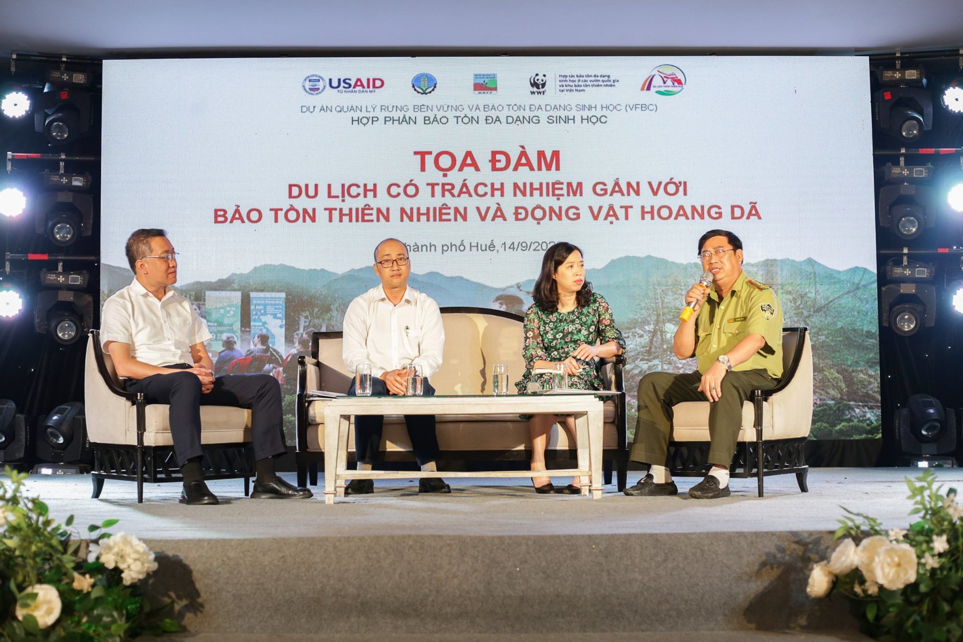 The panel discussion received several contributing ideas from the forestry protection, tourism, and private sectors operating in Thua Thien Hue province. Photo: CD.