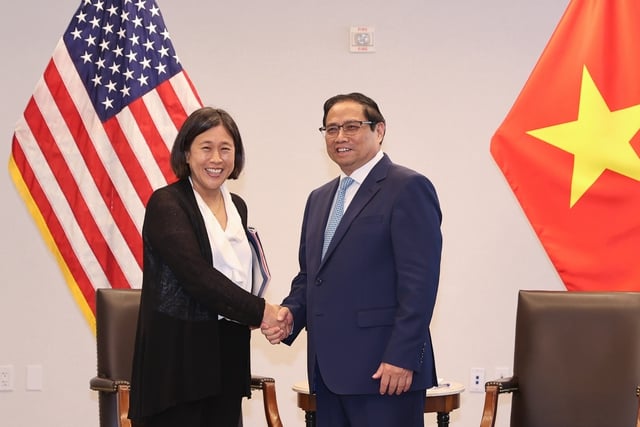 Tại cuộc gặp Đại diện Thương mại Katherine Tai, Thủ tướng Phạm Minh Chính đề nghị Hoa Kỳ mở cửa thị trường hơn nữa cho hàng hóa của Việt Nam. Ảnh: VGP.