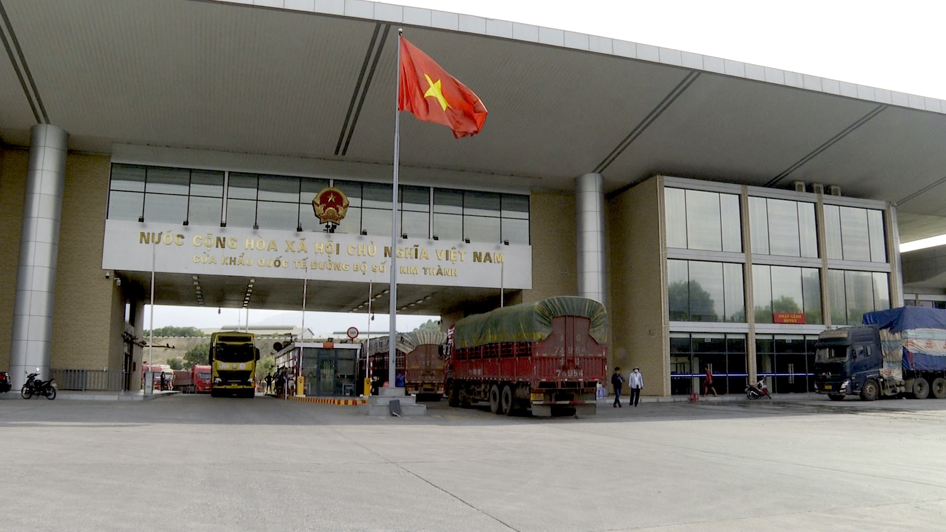 The export of agricultural products through the Kim Thanh border gate has recently experienced significant growth. Photo: H.D.