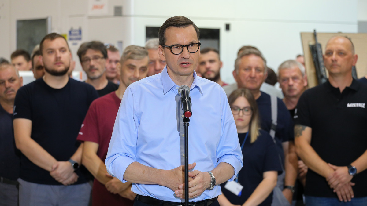 Thủ tướng Ba Lan Mateusz Morawiecki phát biểu trên kênh truyền hình Polsat News hôm 20/9. Ảnh: PAP.