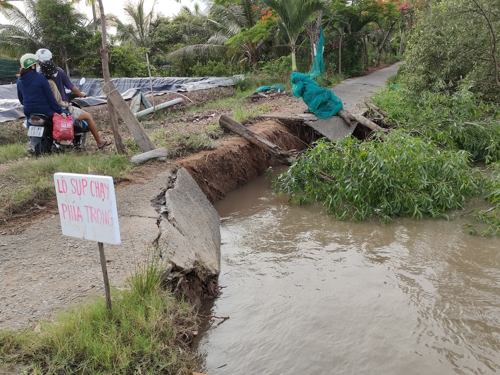 Những năm gần đây tình trạng sụt lún đất tại ĐBSCL diễn ra phức tạp. Ảnh: Trọng Linh.