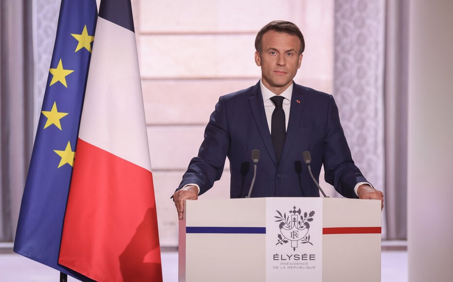Tổng thống Pháp Emmanuel Macron phát biểu trên kênh truyền hình TF1 tối 24/9. Ảnh: AFP.
