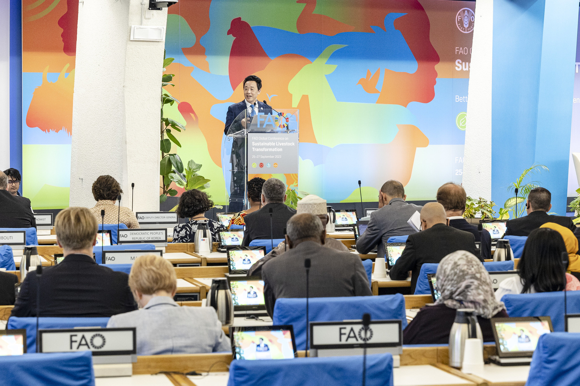 FAO Director-General QU Dongyu addresses the first FAO Global Conference on Sustainable Livestock Transformation.