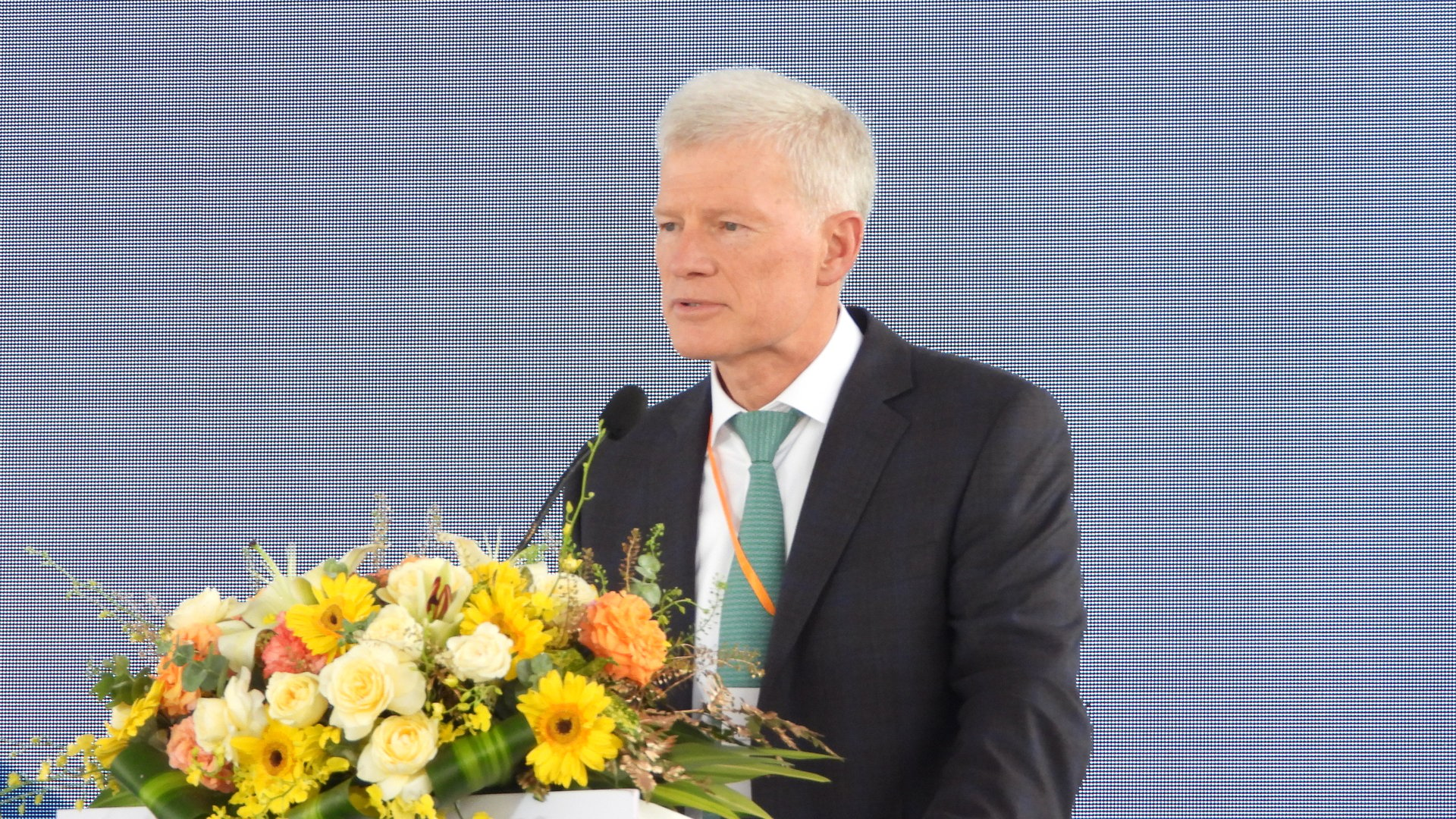 Mr. Brian Sikes, Chairman and CEO of Cargill, giving a speech at the inauguration ceremony for the Provimi plant. Photo: Tran Trung.