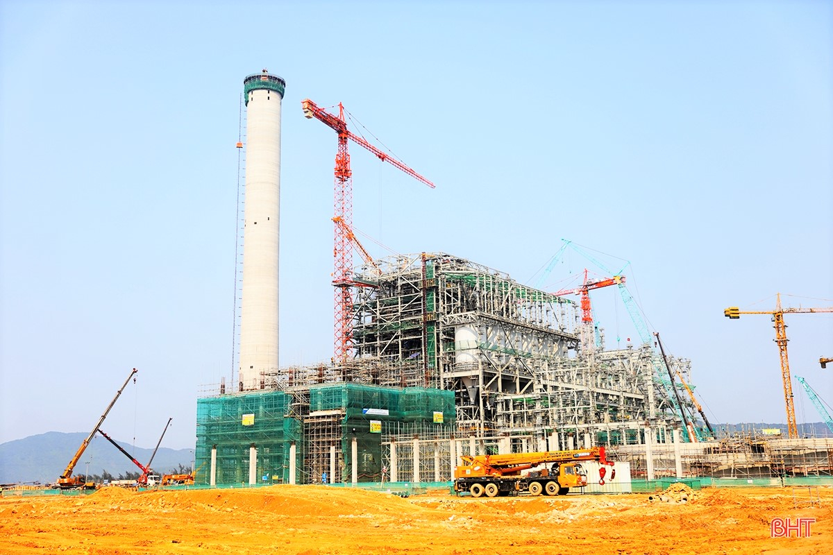 Nhà máy nhiệt điện Vũng Áng II là một trong những dự án đang gặp nhiều khó khăn trong công tác GPMB. Ảnh: BHT.