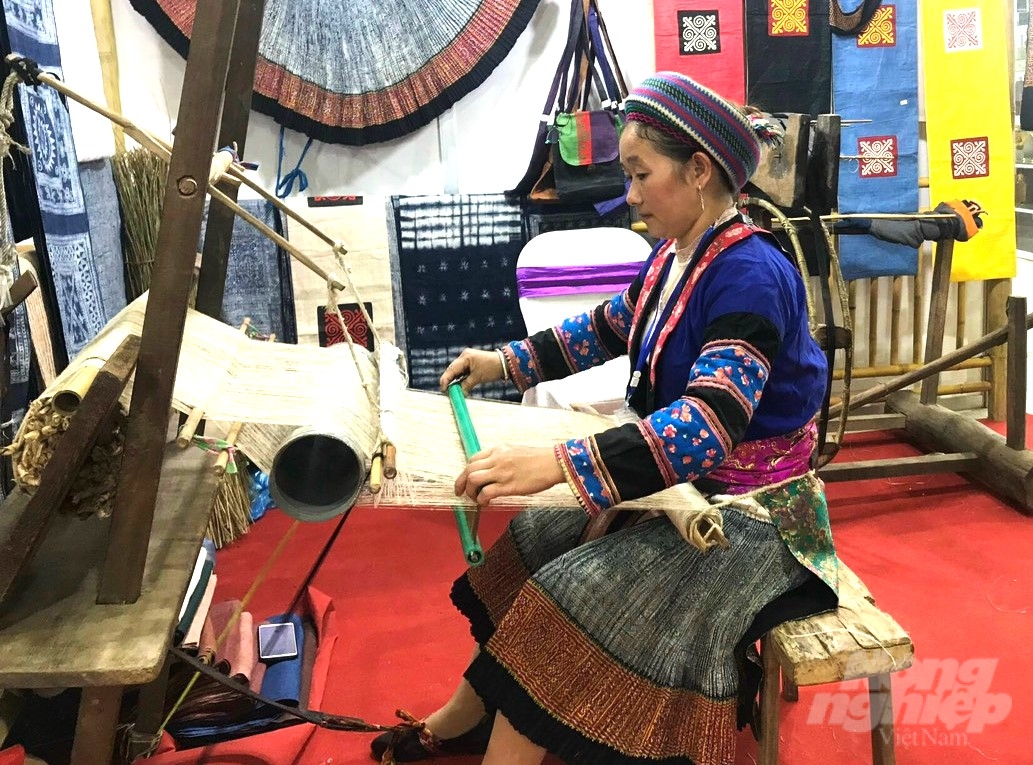 Trong khuôn khổ Festival, hội thi sản phẩm thủ công mỹ nghệ Việt Nam năm 2023 sẽ tiếp nhận sản phẩm từ ngày 15 - 30/9, thời gian chấm thi dự kiến 20 - 26/10. Ảnh: Trung Quân.