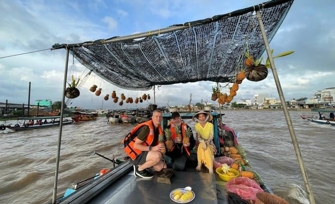 The tourism development model on the Cai Rang floating market is a unique cultural feature of Can Tho City, attracting hundreds of thousands of tourists each year. Photo: Kim Anh.