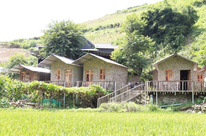Những cơ sở lưu trú ở Mù Cang Chải được người dân xây dựng gần gũi với cảnh quan thiên nhiên. Ảnh: Thanh Tiến.