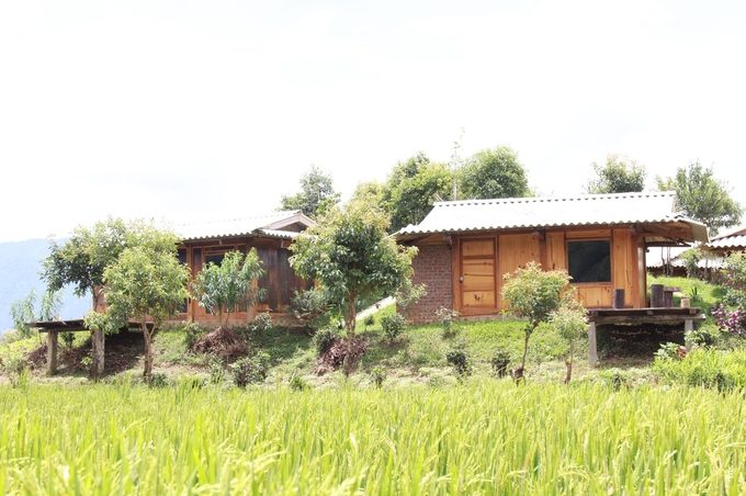 Mr. Giang A De's homestay facility is built in the style of a traditional Hmong house and is a destination for many foreign tourists. Photo: Thanh Tien.