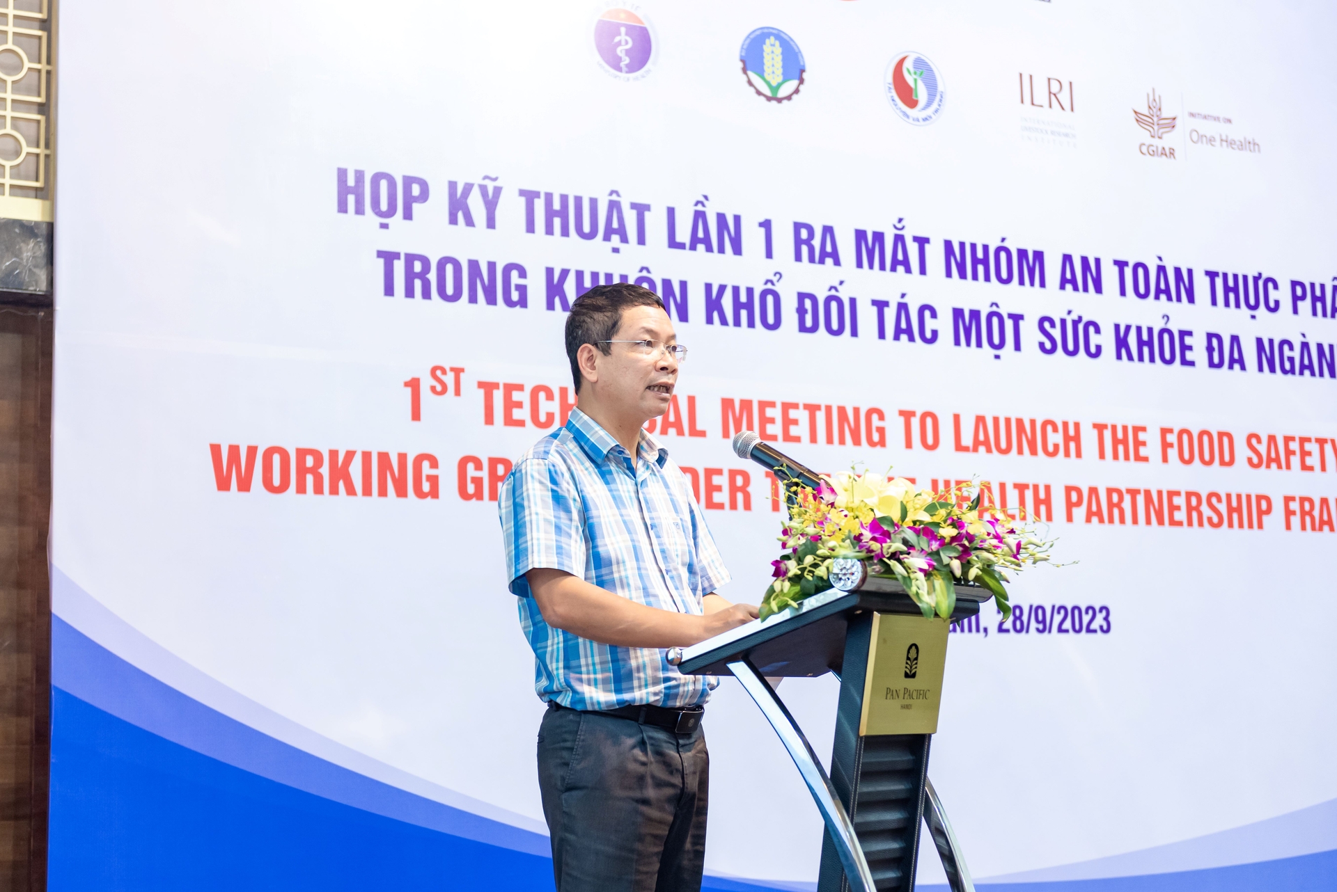 Ông Vũ Thanh Liêm, Phó Vụ trưởng Vụ Hợp tác quốc tế, Trưởng Ban thư ký đối tác Một sức khỏe phát biểu tại sự kiện. Ảnh: Ngọc Sơn. 