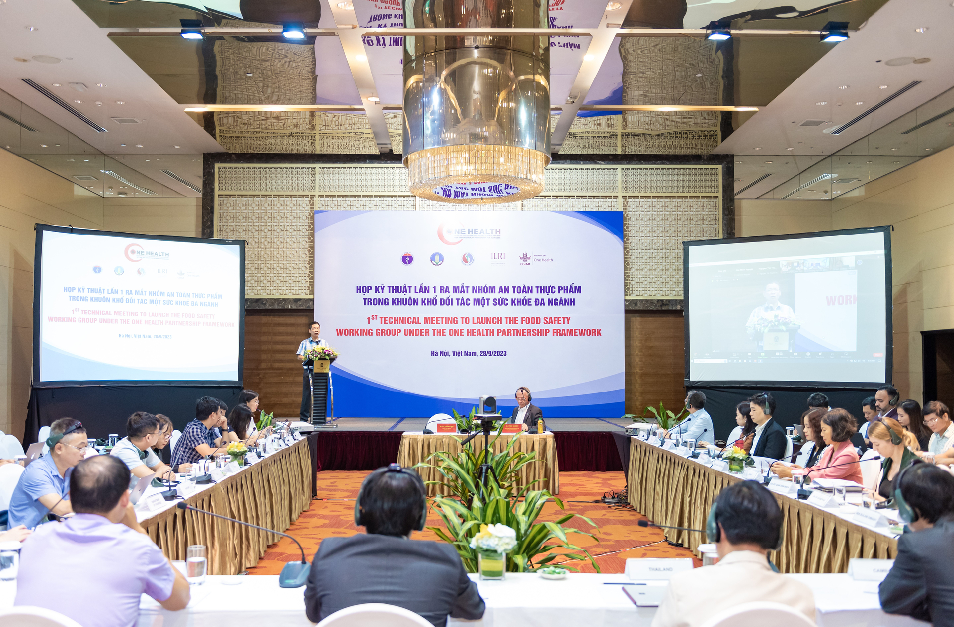 Cuộc họp lần 1 Nhóm công tác kỹ thuật An toàn thực phẩm (ATTP) trong khuôn khổ Khung Đối tác Một sức khỏe được tổ chức ngày 28/9 tại Hà Nội. Ảnh: Ngọc Sơn. 