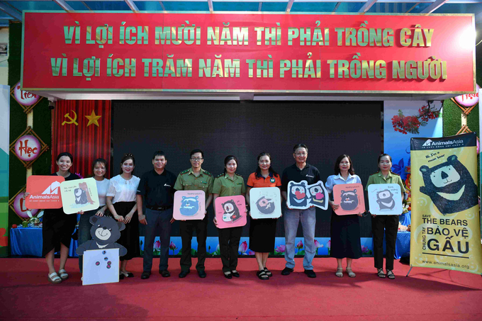 Tổ chức Động vật Châu Á đã trao gần 50 phần thưởng cho các em nhỏ trong chương trình. Ảnh: AAF.