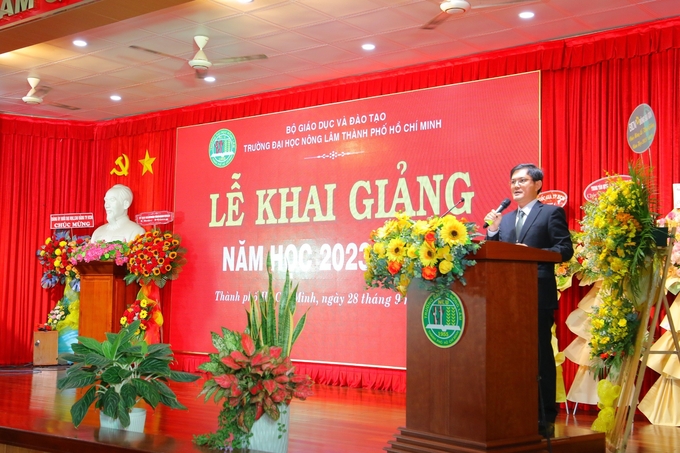 PGS.TS. Nguyễn Tất Toàn, Phó hiệu trưởng Đại học Nông lâm TP. HCM phát biểu tại buổi lễ. Ảnh: PVCFC.