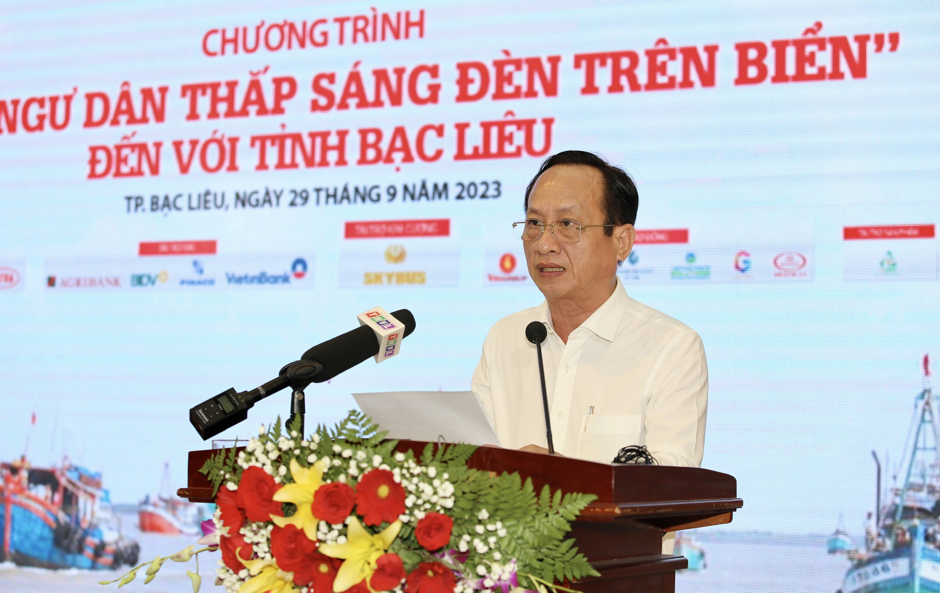 Ông Phạm Văn Thiều, Chủ tịch UBND tỉnh Bạc Liêu chia sẻ, chương trình có ý nghĩa sâu sắc, góp phần nâng cao hiệu quả hoạt động tuyên truyền chống khai thác IUU. Ảnh: Trọng Linh.