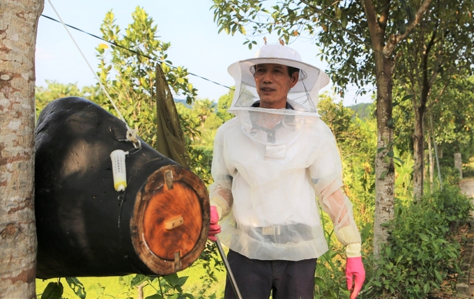 Tổ ong dùng để thuần ong rừng nên làm từ gỗ mít. Ảnh: Thanh Nga.